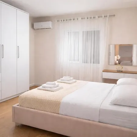 As Garden & Parking Privat Vlore