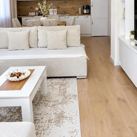 As - Private With Free Parking Appartement
